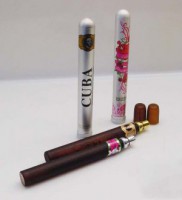 Perfumes con forma de Puro.